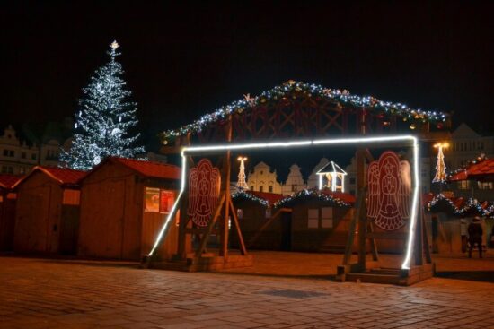 Vánoční strom na náměstí Republiky v roce 2017