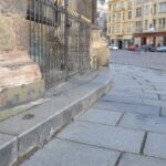 kovové ruce v Plzni