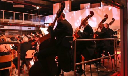 Tvůrčí ohlédnutí za únorem 1948 aneb čelem k masám