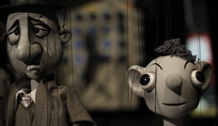 Spejbl a město hříchu - starosta a Hurvínek (foto Robin Král)