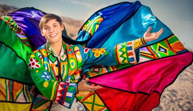 Josef a jeho úžasný pestrobarevný plášť