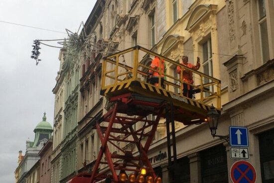 Instalace vánoční výzdoby