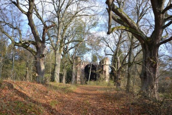 Zřícenina kostela sv. Jana Křtitele