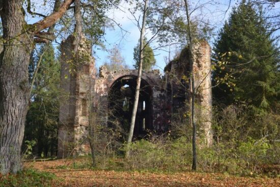 Zřícenina kostela sv. Jana Křtitele