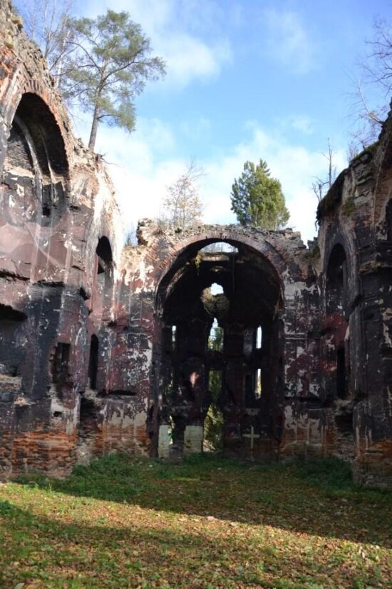 Zřícenina kostela sv. Jana Křtitele