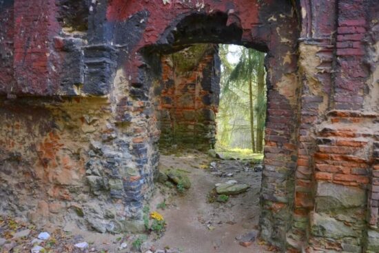 Zřícenina kostela sv. Jana Křtitele