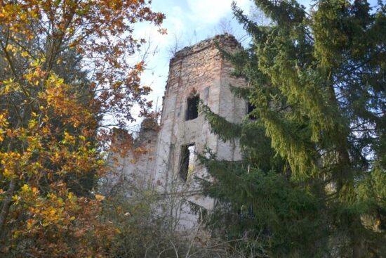 Zřícenina kostela sv. Jana Křtitele