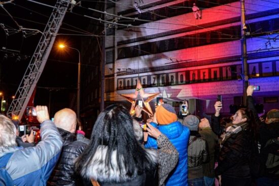 Odstraňování rudé hvězdy v Plzni