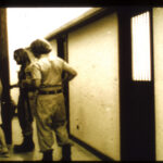 Dorozci vedou vězně na samotku