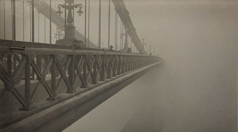 Imre Kinszki - Most a mlha