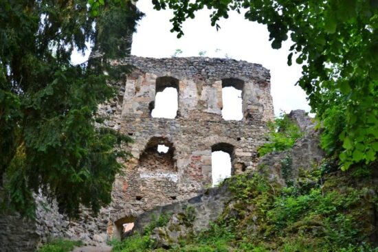 Zřícenina hradu Roupov
