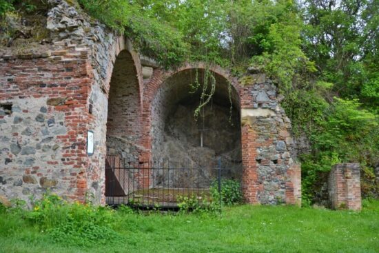 Zřícenina hradu Roupov