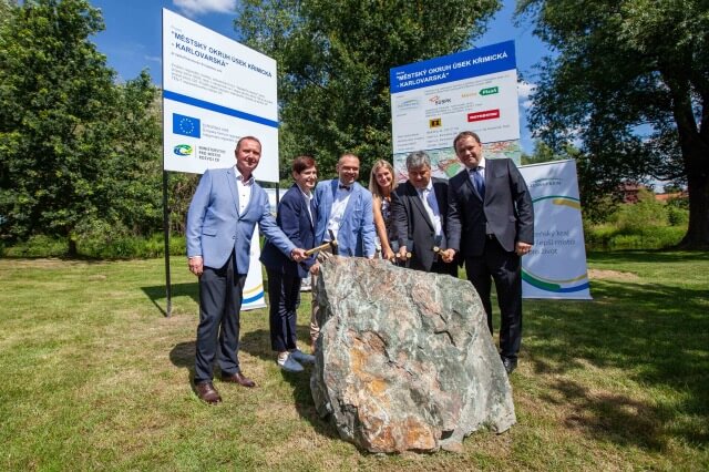 poklepání na základní kámen