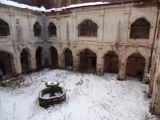 Zámek Velké Dvorce