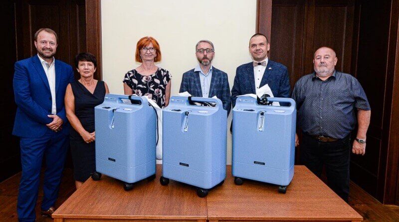 předání přístrojů