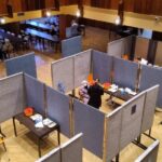 Klatovská nemocnice očkuje nově v kulturním domě Družba