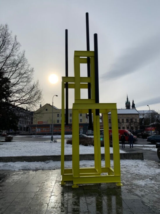 Instalace věže pro Jana Palacha v Klatovech