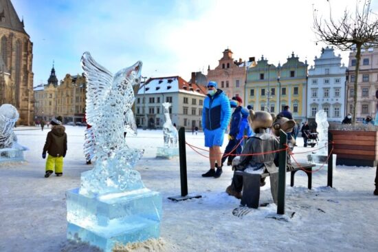 Ledové sochy na náměstí Republiky v Plzni 2021