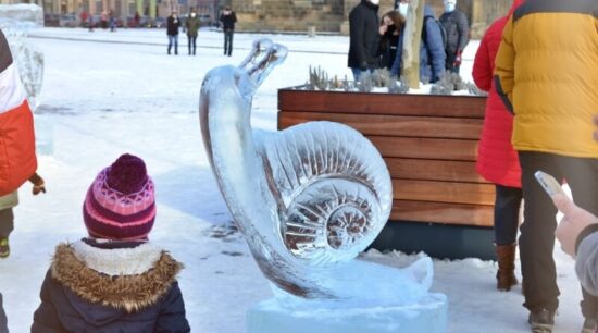 Ledové sochy na náměstí Republiky v Plzni 2021