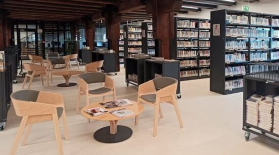 oddělení pro dospělé v knihovně