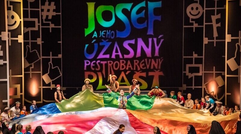 Josef a jeho úžasný pestrobarevný plášť