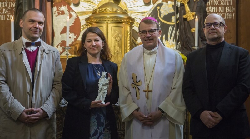 Slavnostní mše s replikou