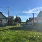 Vesnici tvoří jen několik chalup kolem kostela