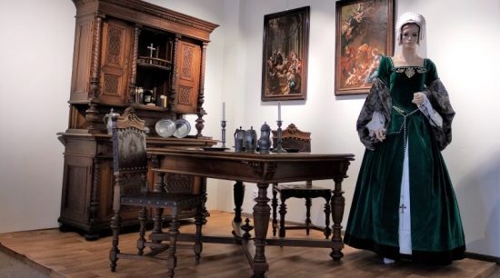 Historie šitá na míru