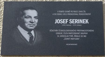 Pamětní deska Josefu Serinkovi