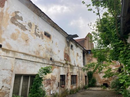 Areál bývalého pivovaru v Dolní Lukavici