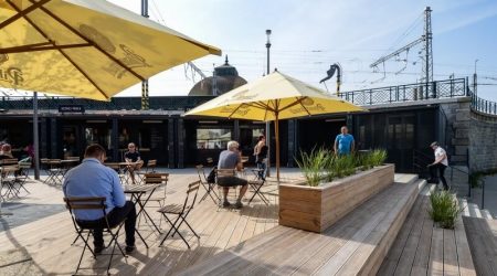 Prostor u nádraží