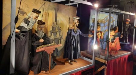 Výstava loutek na festivalu Ahoj! v Tokiu