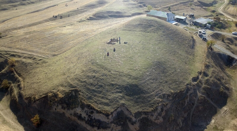 Archeologové Fakulty filozofické ZČU našli stopy dávného osídlení v oblasti hedvábné stezky