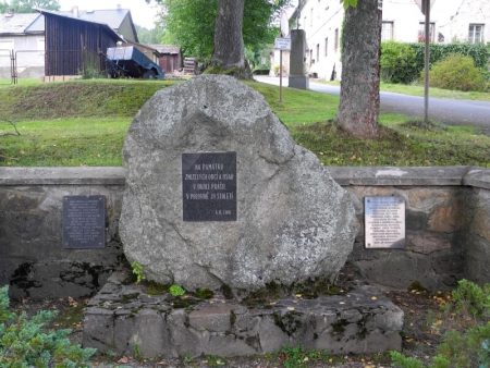 Památník zaniklých obcí v Prášilech