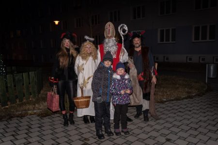 Vánoční strom Skvrňany