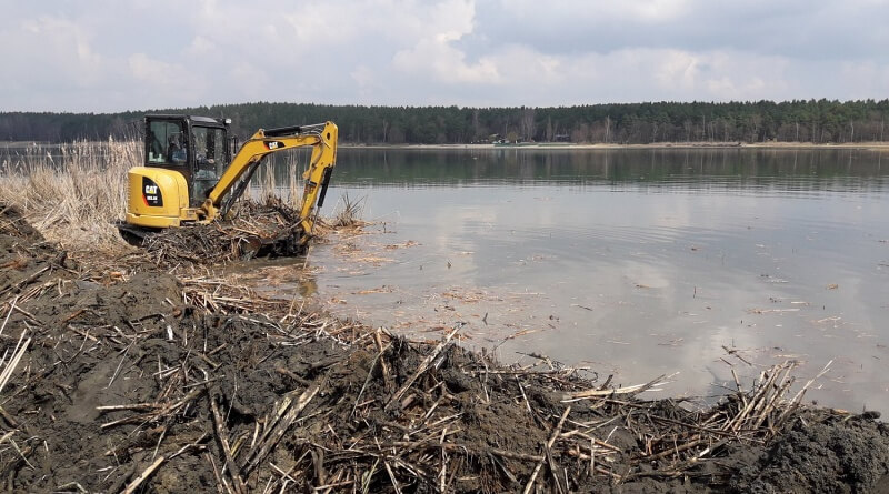 Čištění Boleveckého rybníka