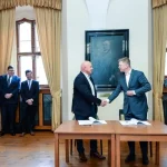 Milan Leška a Pavel Šindelář při podpisu smlouvy