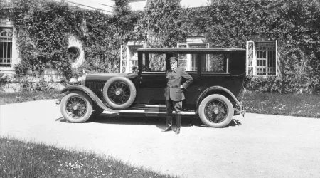 T. G. Masaryk u své limuzíny.