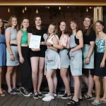 Majitelé Kafe Smetanka s personálem