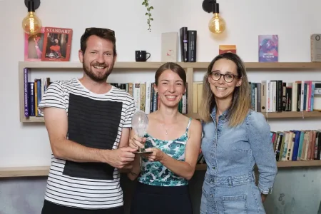 Majitelé Zuzana Měřínská a Pavel Bechyně se zástupkyní Googlu Ivou Fialovou