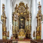 Interiér Karmelitánského kláštera ve Straubingu