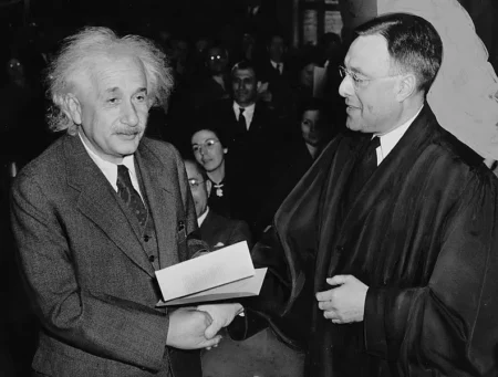 Einstein přebírá americké občanství