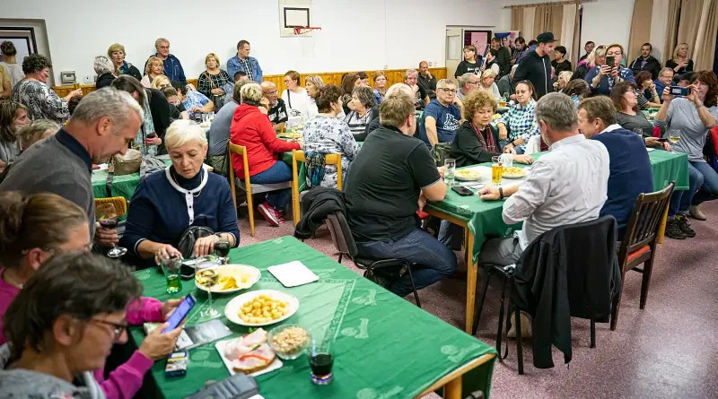 Policie Modrava - promítání