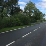 Silnice nad Košuteckým jezírkem