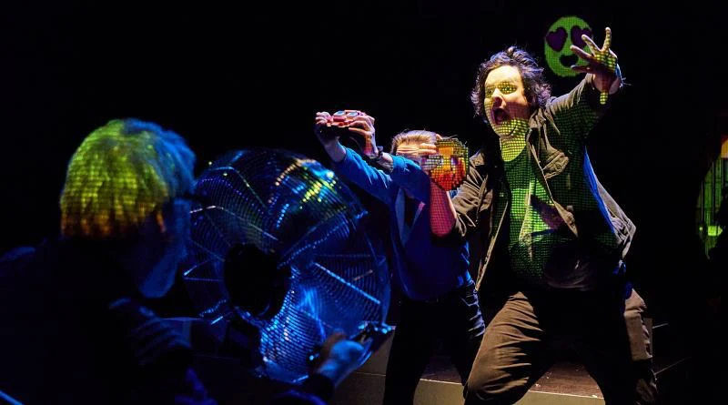 Divadlo Alfa - Snowball