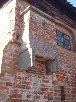 Garderoba z vyústěním do ulice