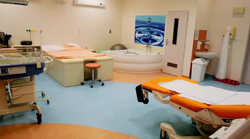 Porodní sál ve FN Plzeň