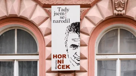 Miroslav Horníček - pamětní deska