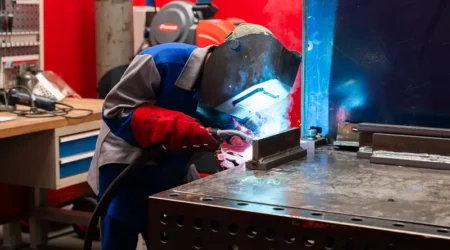 Indonésani ve svářečské akademii