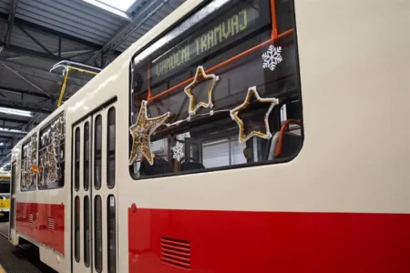 Náhradní vánoční tramvaj